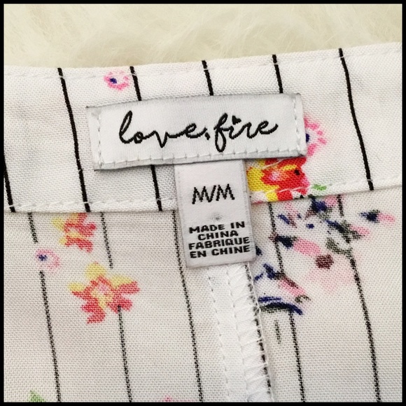 NWOT love, Fire Juniors Floral Popover Top - Picture 5 of 7